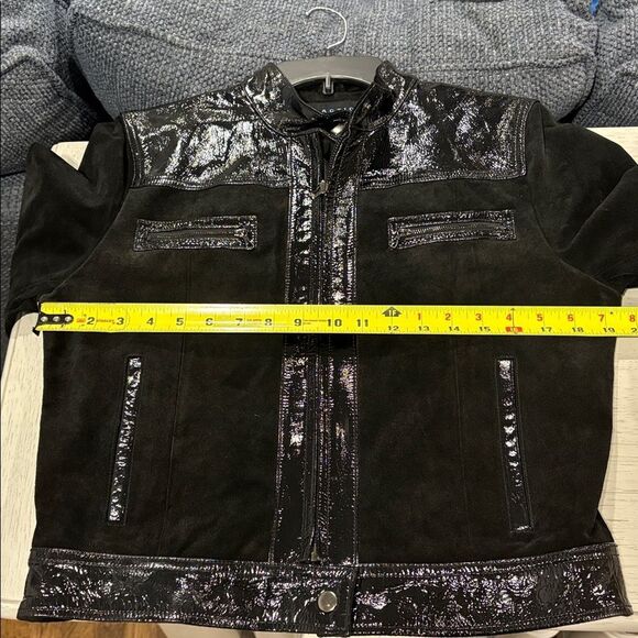 Leather/Suede Kenneth Cole Reaction Women’s 
Glossy Black Leather Suede Jacket - Picture 11 of 13